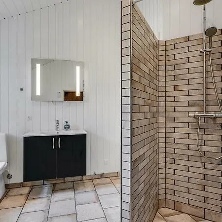 In With Sauna *