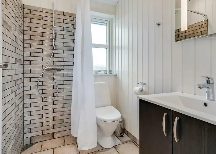 Three-bedroom In 度假居 *